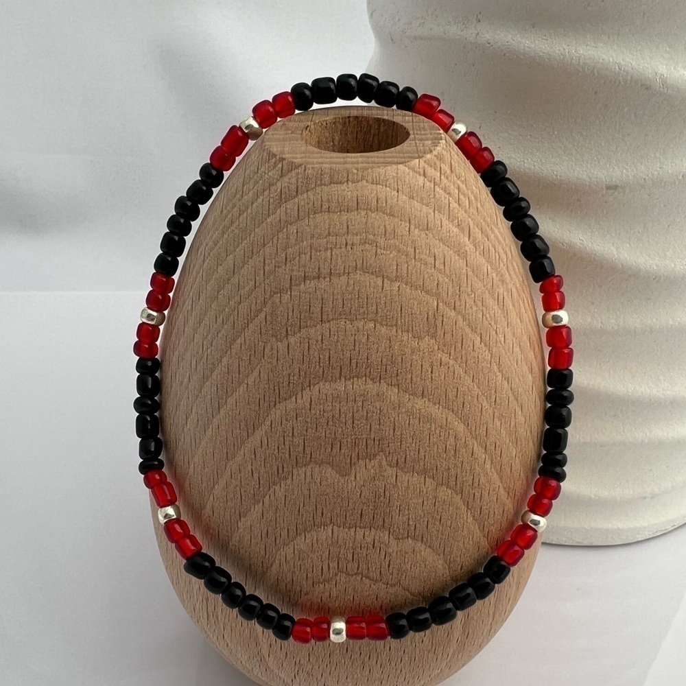Black Red & Silver Stretch Beaded Anklet Size 9”